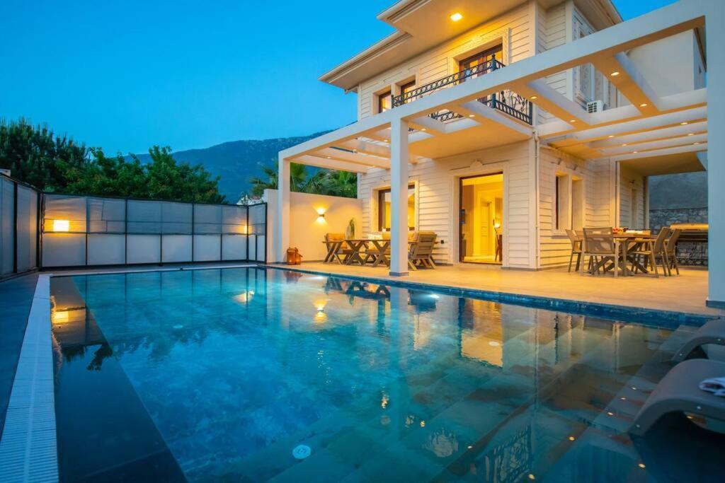 Havuzlu Korunakli Jakuzili Villa Fethiye Exterior foto